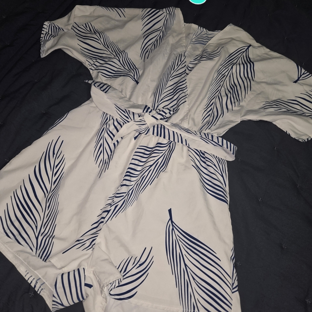 SHEIN White and Navy Leaf Print Romper